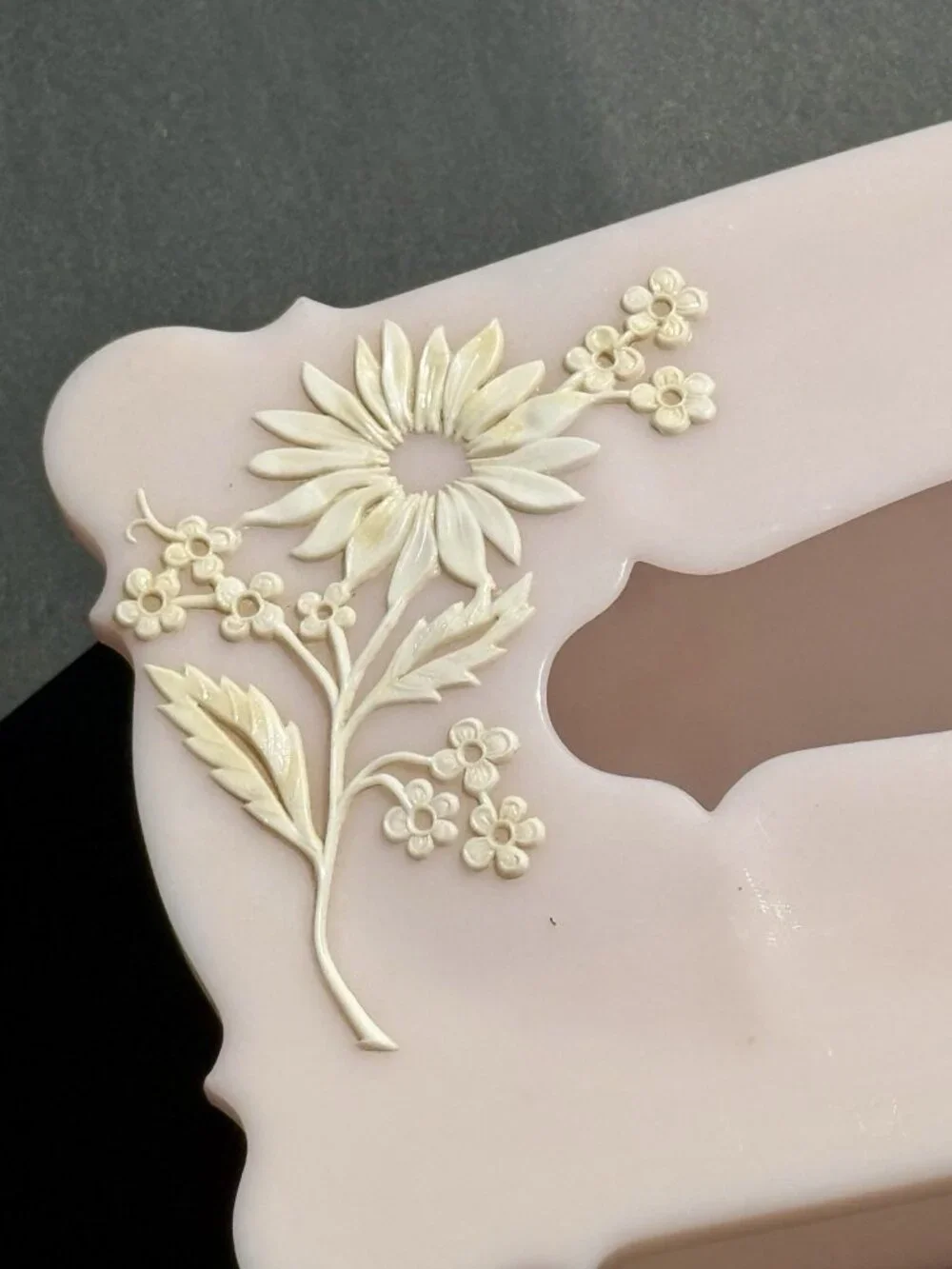 50s Vintage Plastic Tissue Box Holder Pink Schwarz Bros Hinge Top Floral